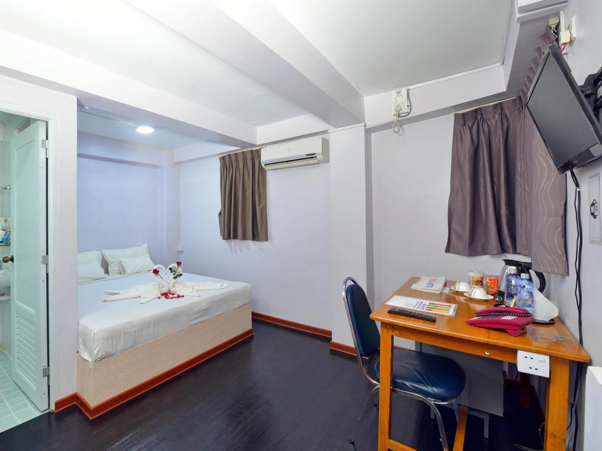 Okkala Hotel Rangoon Eksteriør billede